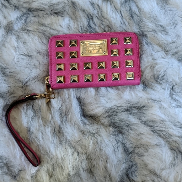 NWT Michael Kors multi function phone wristlet - Picture 1 of 3